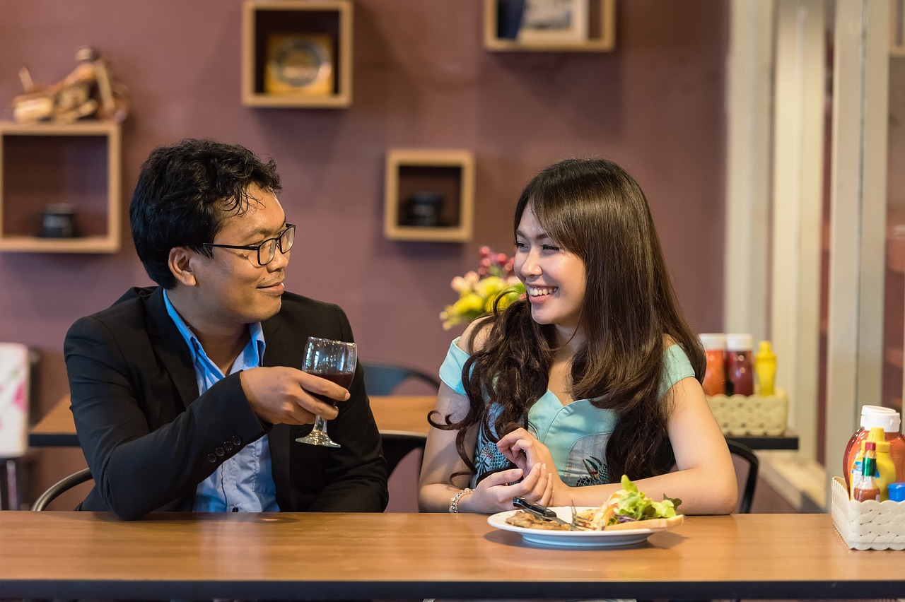 couple, restaurant, dating-1807617.jpg